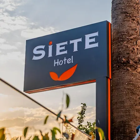 Siete 3*